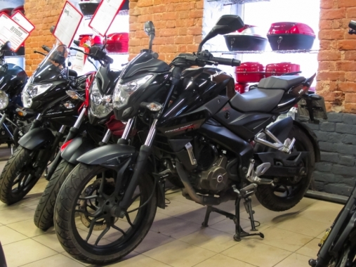 Мотоцикл Bajaj Pulsar 200NS (2015) черный